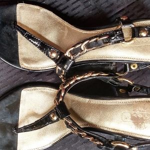 Coach black patent leather and gold chain link strappy wedge sandals Size 7.5